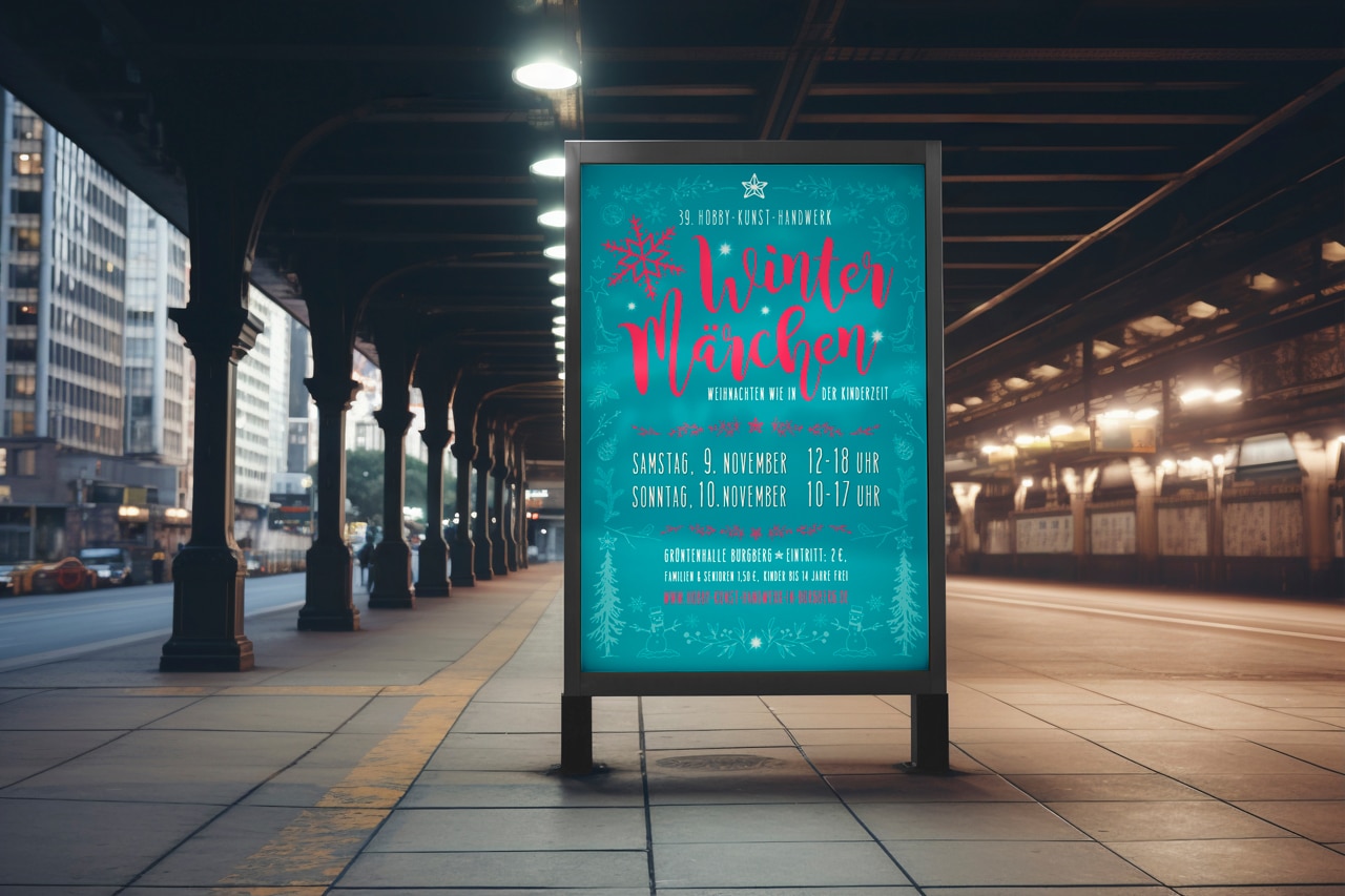 Kreatives Plakatdesign im Winter mit Schneeflocken und warmen Farben